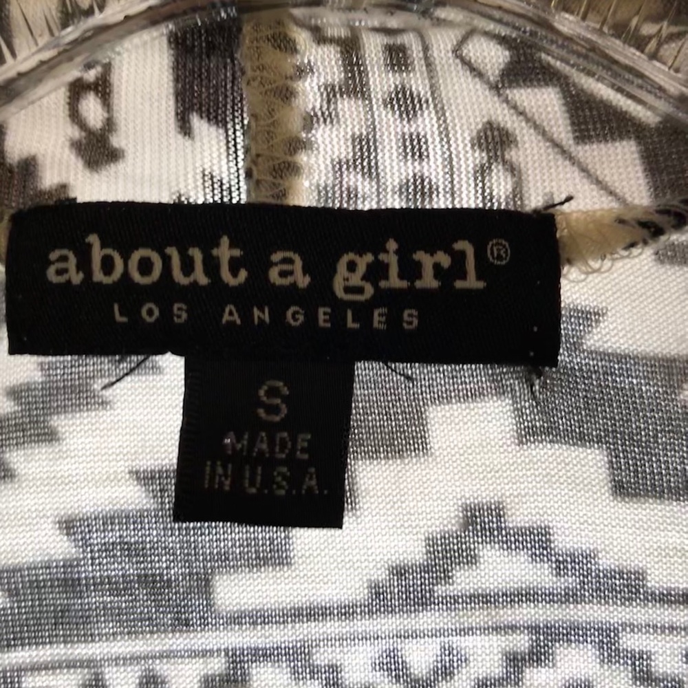ABOUT A GIRL. Sz S cardigan with 1/2 sleeves - Picture 3 of 4